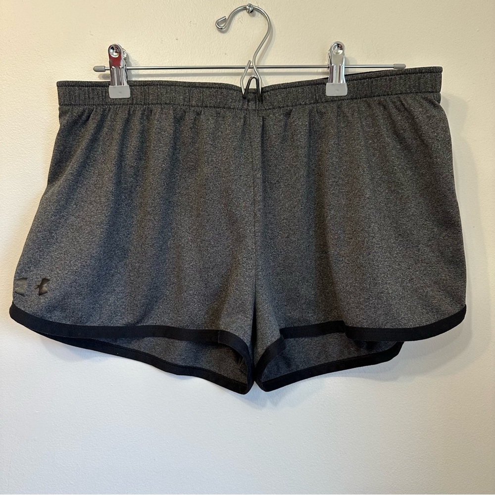 Under Armour Women’s Gray Shorts Size Large